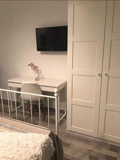 Bedroom 2, Domus Alma, Napoli