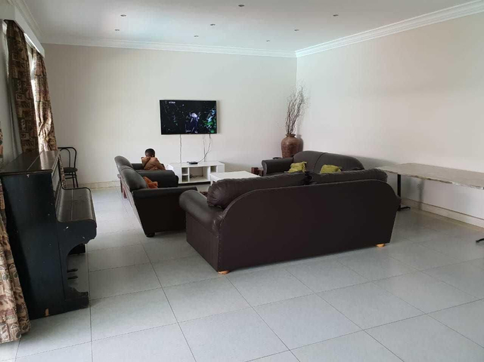 Public Area, Savoy hotel, Cacadu