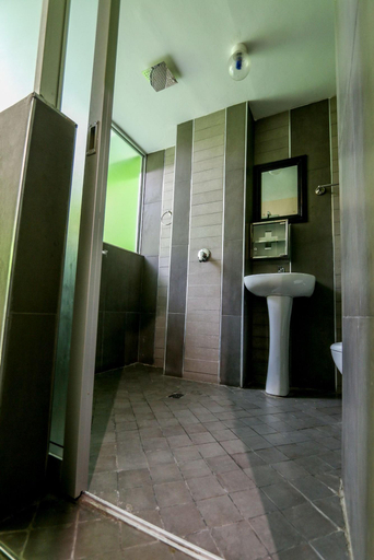 Bathroom 5, Metro Lodge Beach, eThekwini