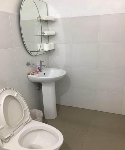 Bathroom 4, Mariana in Panagsama Beach, Moalboal