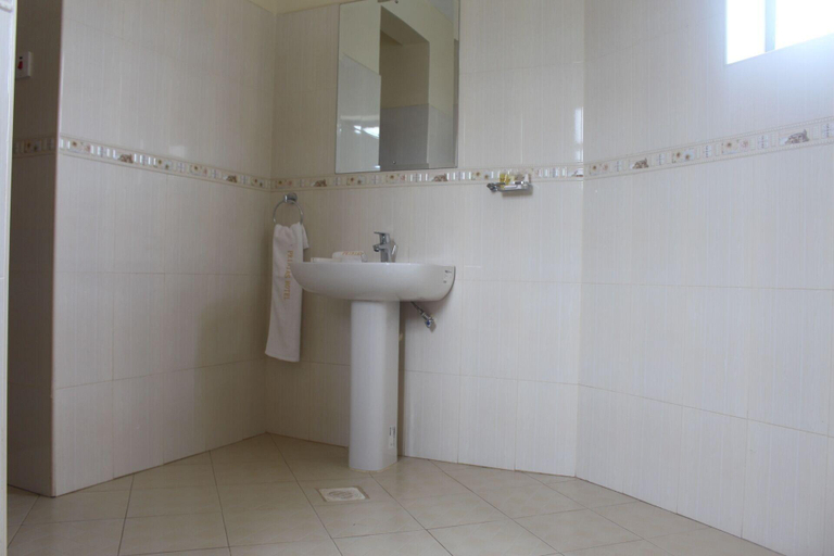 Bathroom 5, Prinias Hotel, Kisumu Central