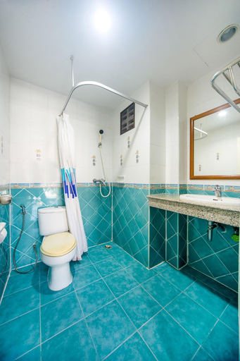 Bathroom 4, Dee Viking Hotel Patong, Phuket Island