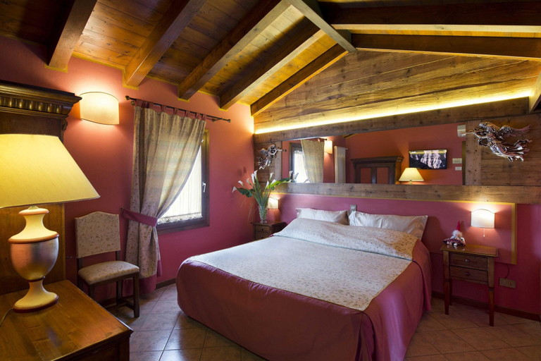 Bedroom 3, Le Fate Corbezzole, Vicenza