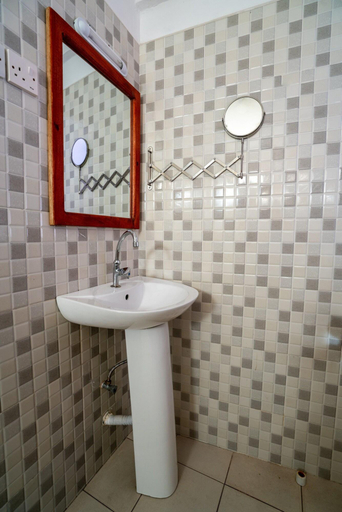 Bathroom 4, Stonetown View Hotel, Mjini