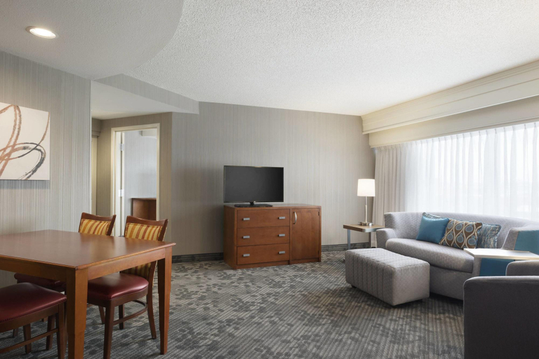 Bedroom 3, Courtyard Marriott Fort Smith Downtown, Sebastian