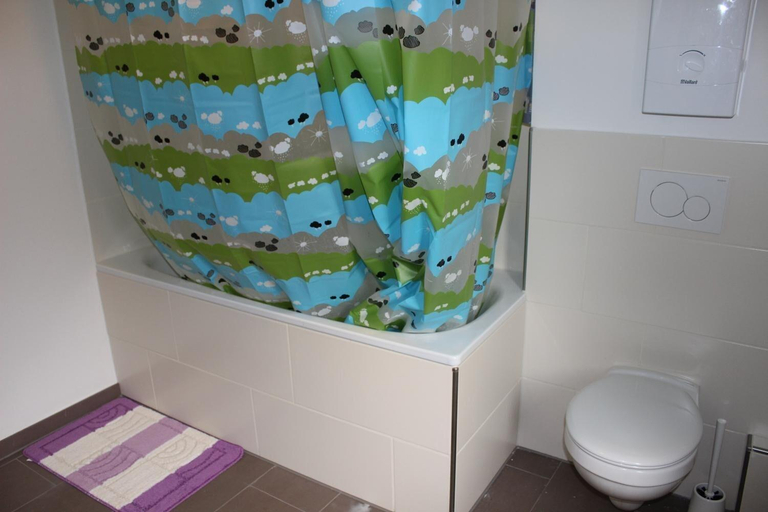 Bathroom 5, Hotel Garni Emir, Köln