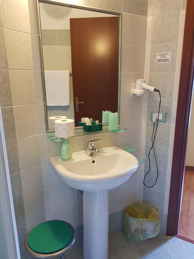 Bathroom 3, B&B la piazzetta, Cosenza