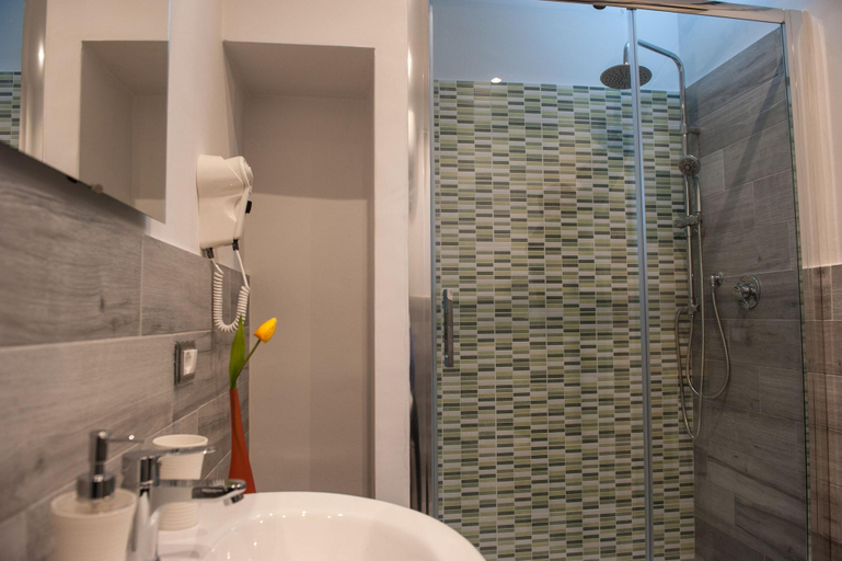 Bathroom 5, L'Officina di Apollo, Palermo