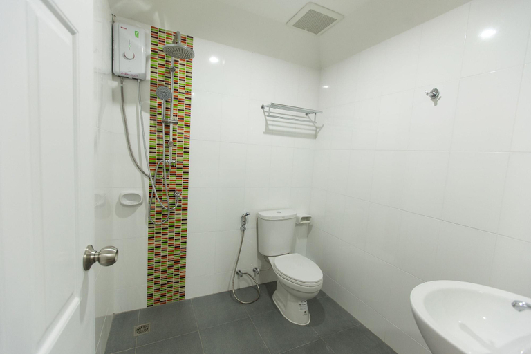 Bathroom 4, S3 Room, Sattahip