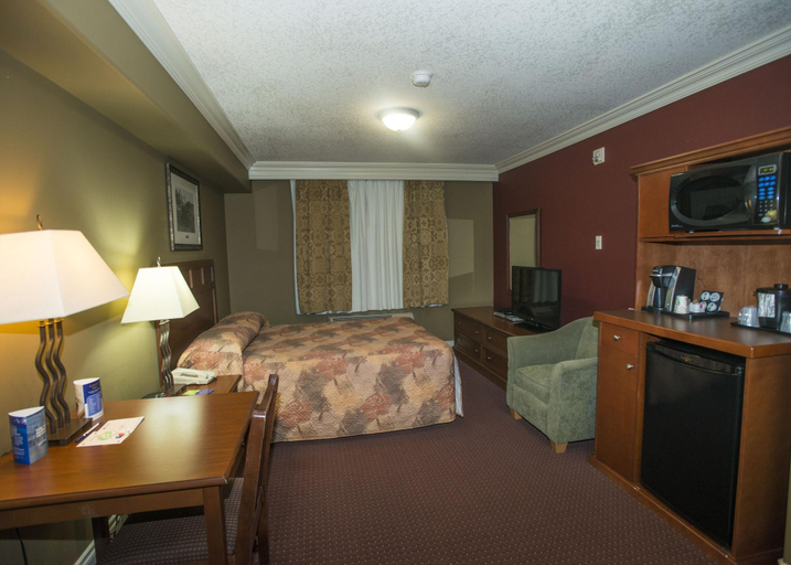 Bedroom 3, Lakeview Inns & Suites - Edson Airport, Division No. 14