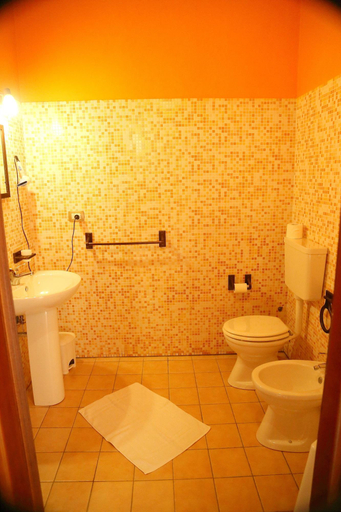 Bathroom 4, Al Grande Gelso, Cosenza