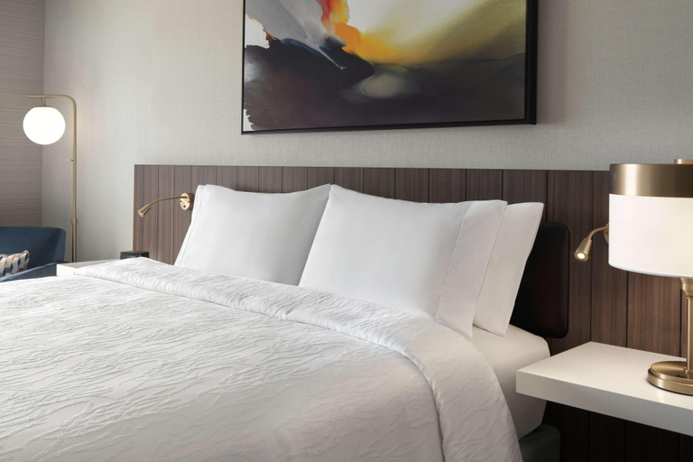 Bedroom 3, Hilton Garden Inn Camden Waterfront Philadelphia, Camden