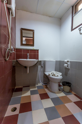 Bathroom 4, Porterhouse Beach Hotel, Phuket Island