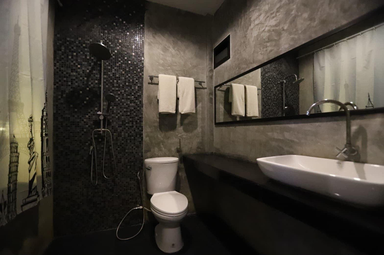 Bathroom 4, Nithiporn Resort, Muang Ranong