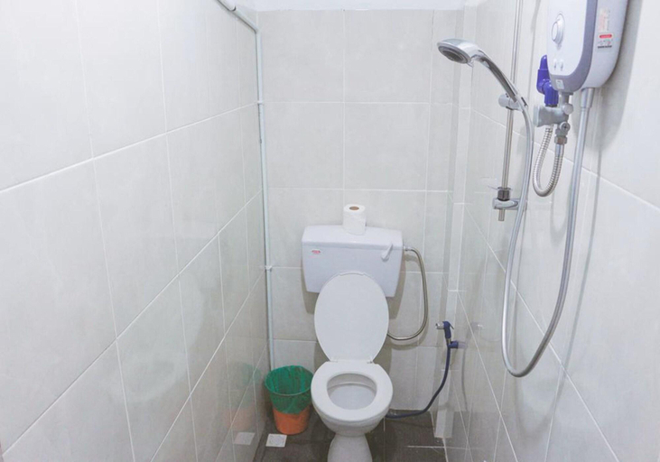 Bathroom 5, Hippo Scuba Homestay, Semporna