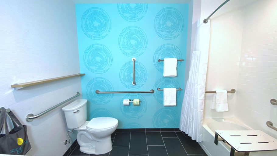 Bathroom 4, Tru by Hilton Baltimore Harbor East, Baltimore