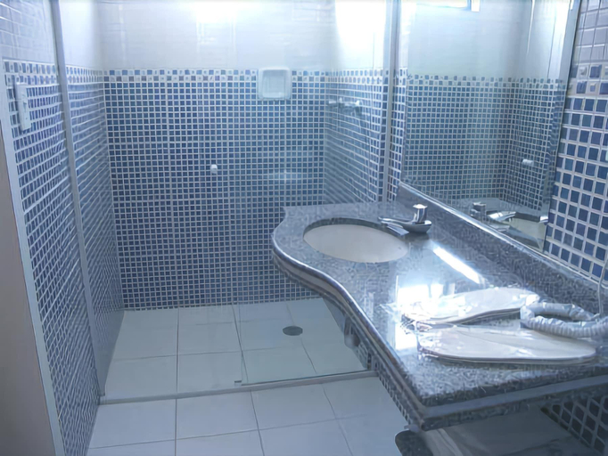Bathroom 4, North Palace Hotel, São Paulo