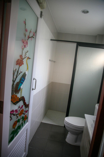 Bathroom 5, CC Beach Resort, Khanom