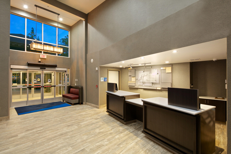 Public Area 2, Hampton Inn & Suites Paso Robles, San Luis Obispo