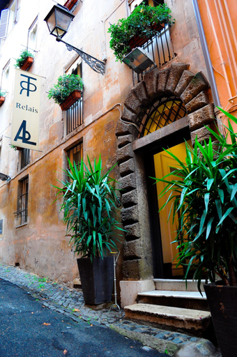 Exterior & Views 2, Relais Palazzo Taverna, Rome