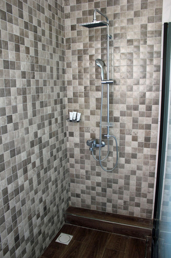 Bathroom 5, Villa Dahl, Temeke