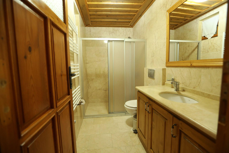 Bathroom 5, Upper Greek House, Ürgüp