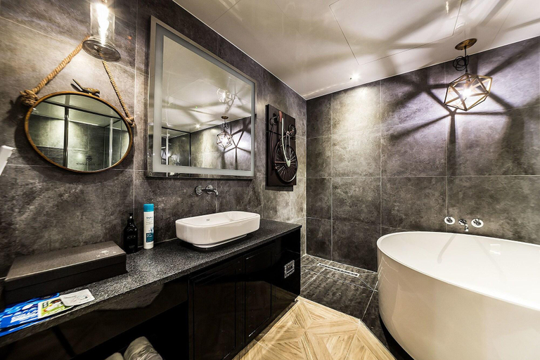 Bathroom 5, Doksan Isabel Hotel, Geum-cheon