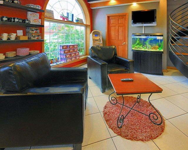 Public Area 2, Econo Lodge At The Falls North, Niagara