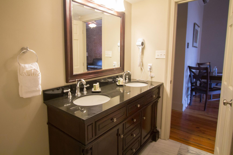 Bathroom 4, Inn On St Peter, Orleans