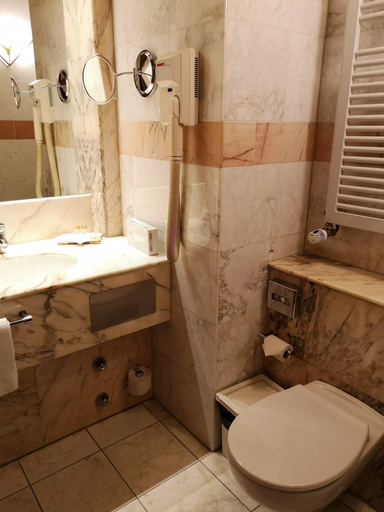 Bathroom 5, Hotel Am Blauen Wunder, Dresden