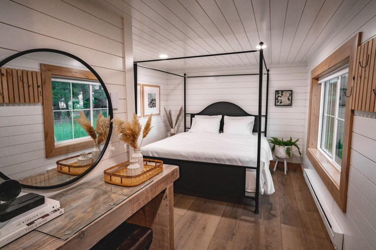 Bedroom 2, The Scandia Inn, Valley