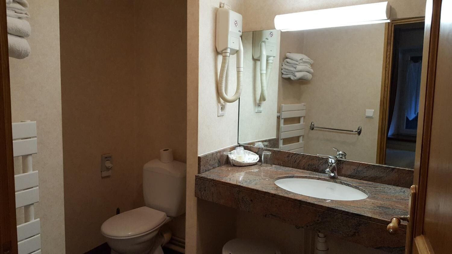 Bathroom 5, Logis Hotel Restaurant Spa le Christiania, Hautes-Alpes