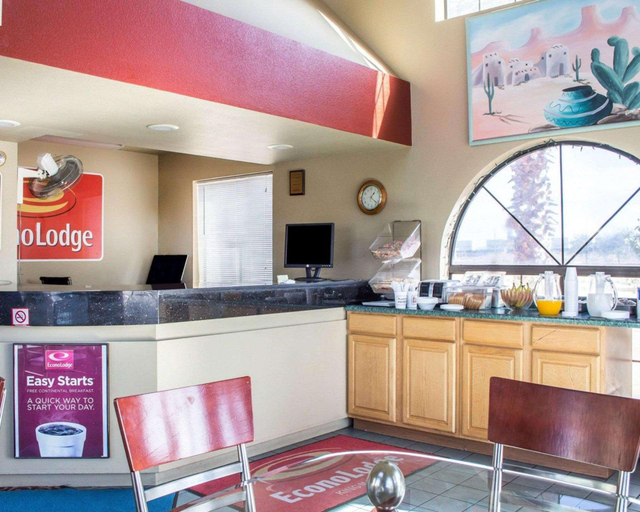 Food & Drinks 5, Travelodge by Wyndham Kingman, Mohave