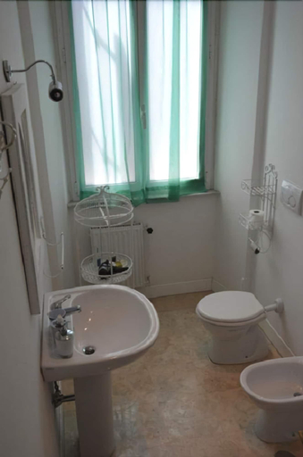 Bathroom 4, Paola A Trastevere, Roma