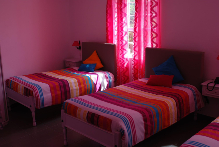 Bedroom 2, Hotel Branco I, Praia da Vitória