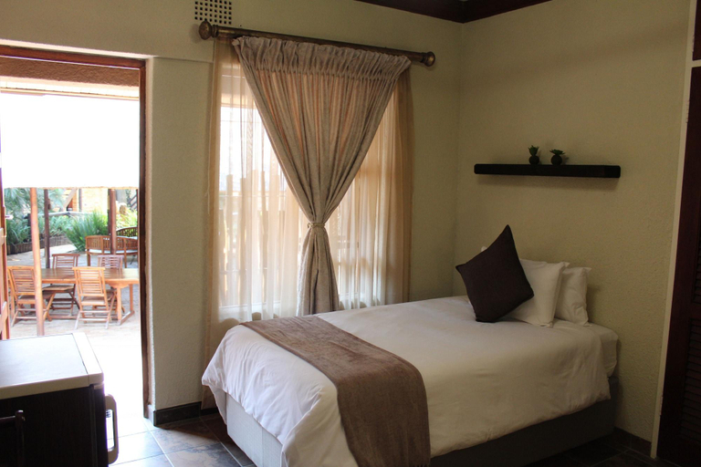 Bedroom 2, Goodnight Guest Lodge, Ekurhuleni