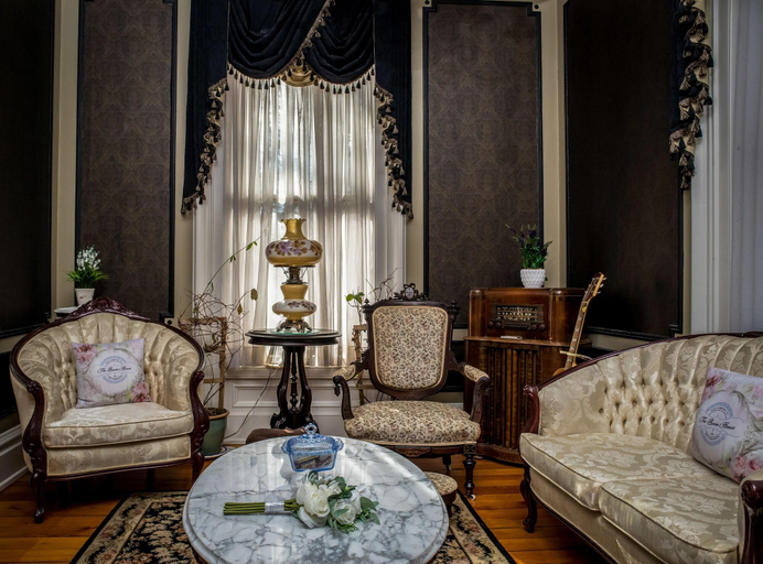 Public Area 2, The Bevin House Bed & Breakfast, Middlesex