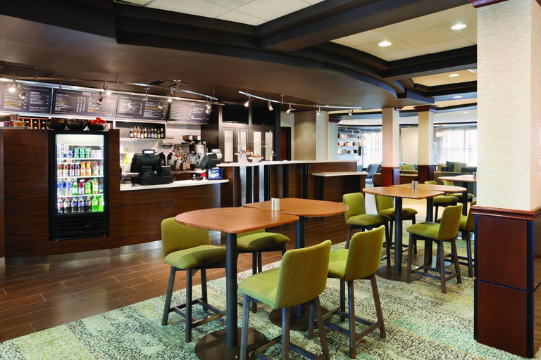 Food & Drinks 5, Courtyard Marriott Fort Smith Downtown, Sebastian