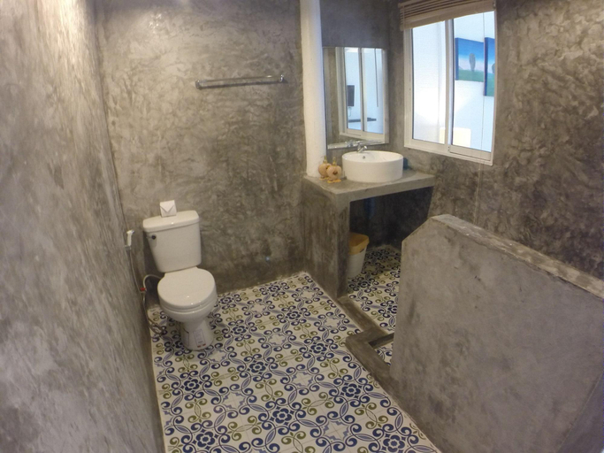 Bathroom 4, At We Patong hostel, Pulau Phuket