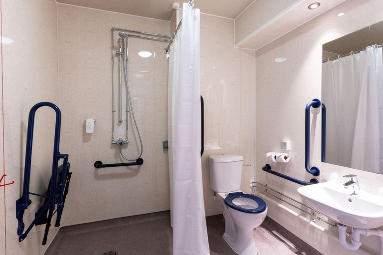 Bathroom 5, Sessile Oak, Llanelli by Marston's Inns, Carmarthenshire