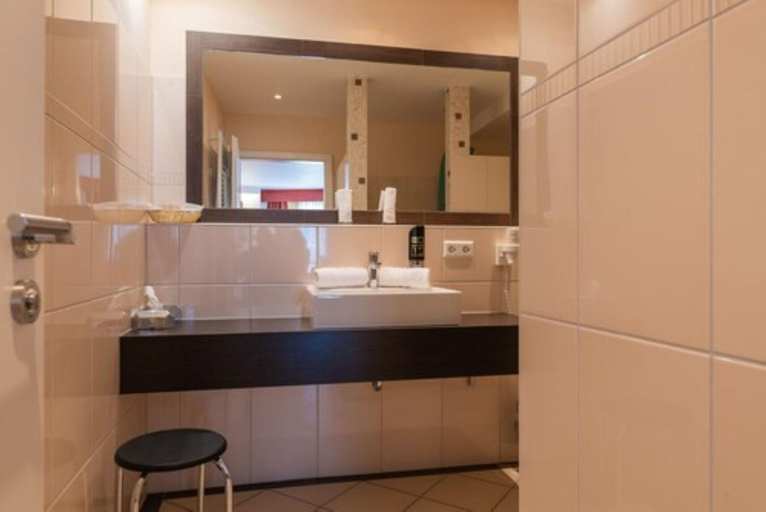 Bathroom 5, Central Boutique Hotel, Main-Tauber-Kreis