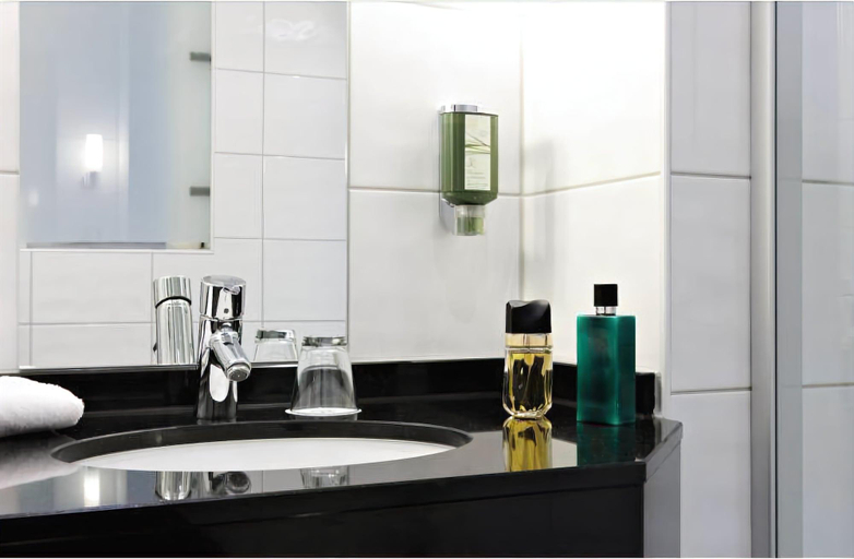 Bathroom 5, Hotel de France, Wiesbaden