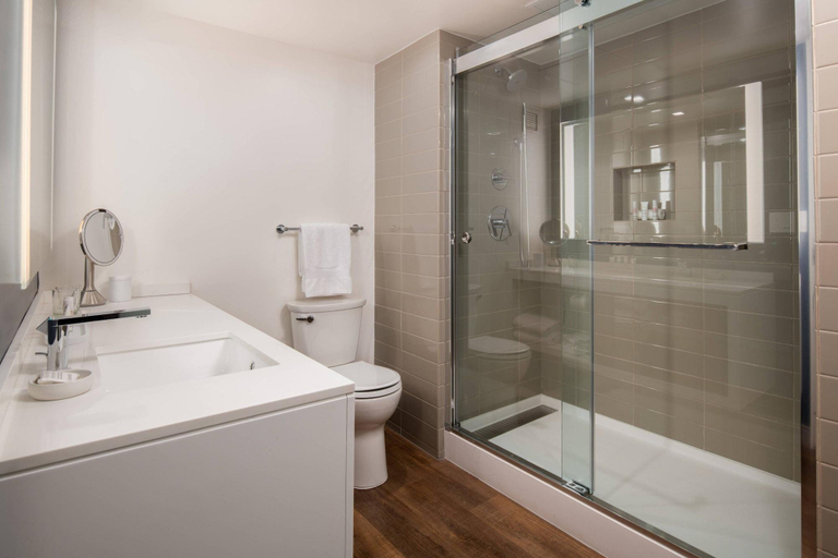 Bathroom 4, The Bidwell Marriott Portland, Multnomah