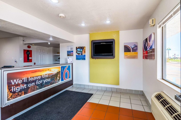 Public Area 3, Motel 6 Bellmead, TX - Waco, McLennan