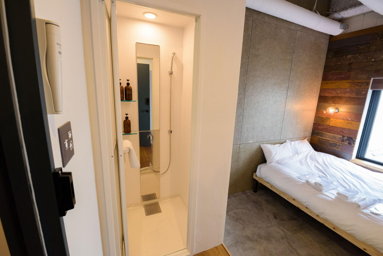Others 5, mizuka Imaizumi 1 - unmanned hotel -, Fukuoka