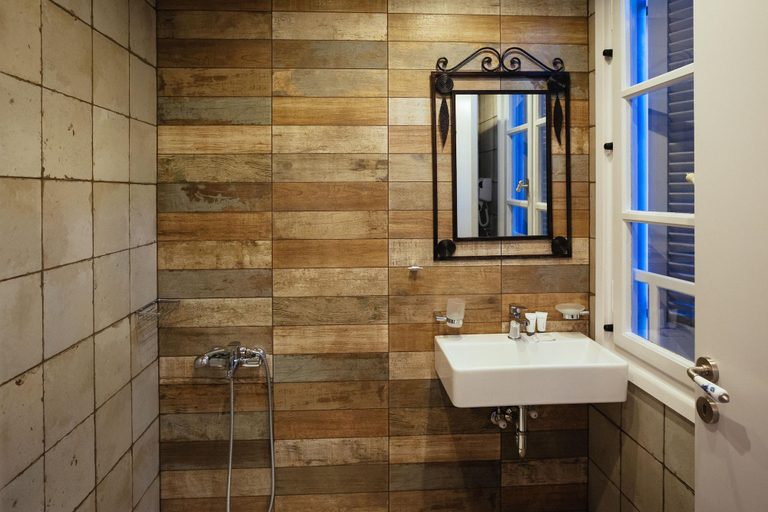 Bathroom 5, Pension Acronafplia, Peloponnese