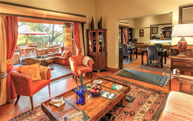 Public Area, Riverside Lodge, Eden