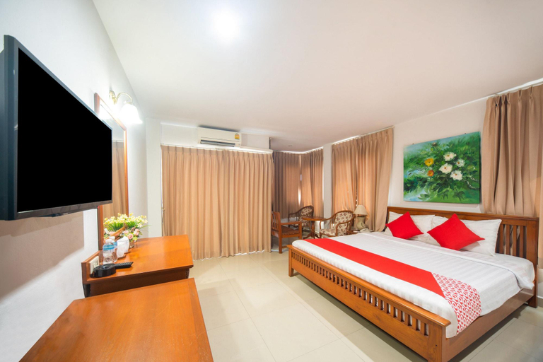 Bedroom 1, Dee Viking Hotel Patong, Phuket Island