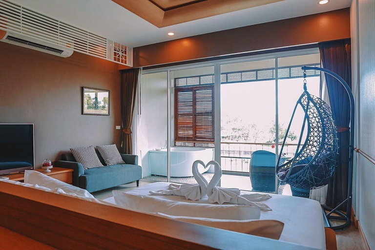 Public Area 4, Baan Rim Ao, Muang Chanthaburi