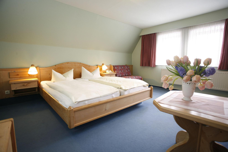 Bedroom 3, Hotel Zur Goldenen Sonne, Harz